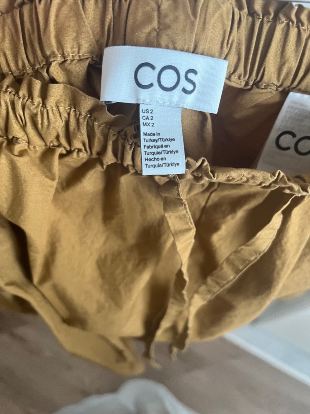 COS Off Shoulder Set - Picture 5 of 7